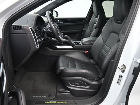 Certified 2023 Porsche Cayenne Turbo S image 10