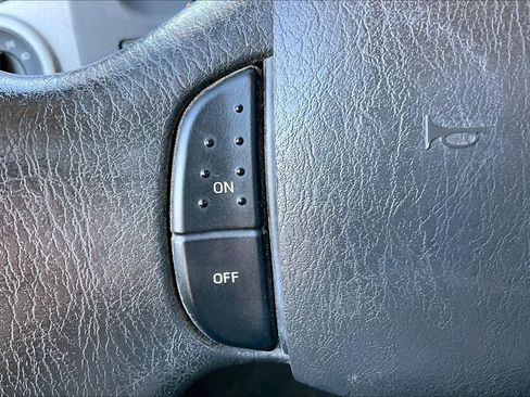 Used 2009 Ford E-350 and Econoline 350 XLT image 18