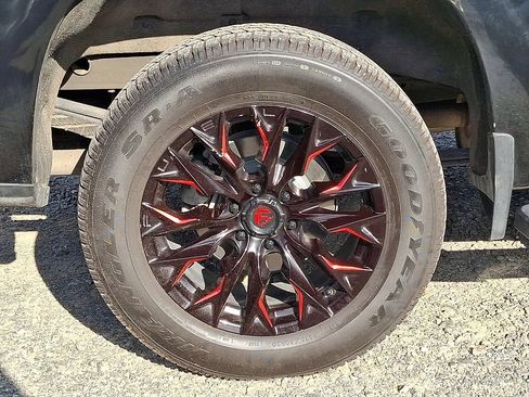 Used 2023 Chevrolet Silverado 1500 LT AWD/4WD image 34