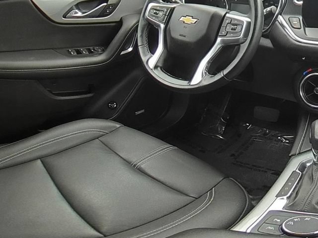 Used 2024 Chevrolet Blazer LT w/ Sound & Technology Package FWD image 24