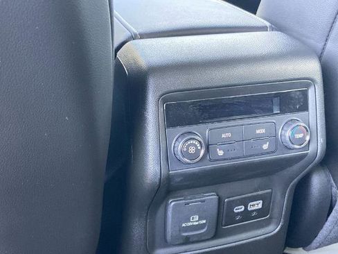 Certified 2023 GMC Acadia SLT w/ Technology Package image 17