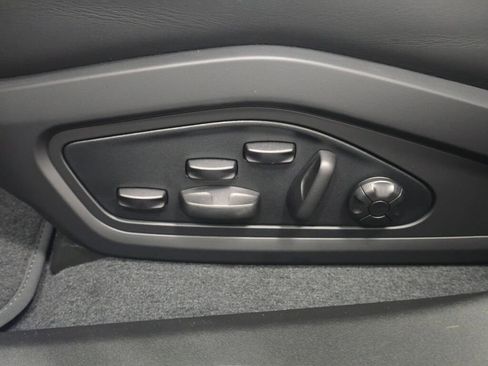 New 2026 Porsche Taycan 4S image 25