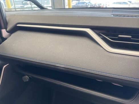 Used 2024 Toyota RAV4 SE image 8