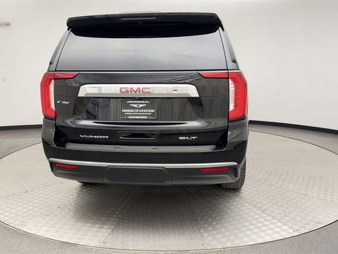 Used 2021 GMC Yukon SLT w/ SLT Premium Package image 3