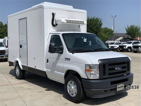 Used 2023 Ford E-350 and Econoline 350 Super Duty w/ Power Windows & Locks Group RWD image 3