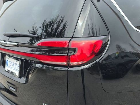 New 2026 Chrysler Pacifica Limited w/ Trailer Tow Group image 4