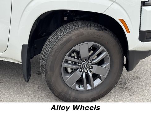 Certified 2025 Nissan Frontier SV image 14