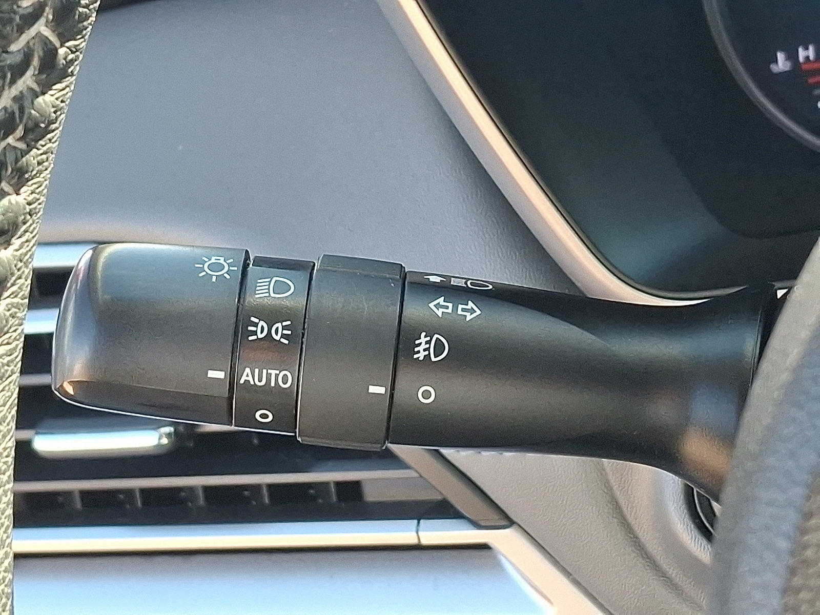 Used 2020 Subaru Outback Onyx Edition XT AWD/4WD image 28