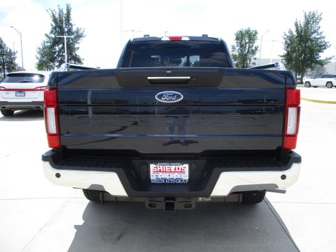Used 2022 Ford F250 Lariat w/ Lariat Ultimate Package AWD/4WD image 4