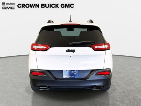 Used 2018 Jeep Cherokee Latitude w/ Altitude Package image 6