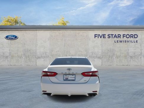 Used 2019 Toyota Camry SE FWD image 7