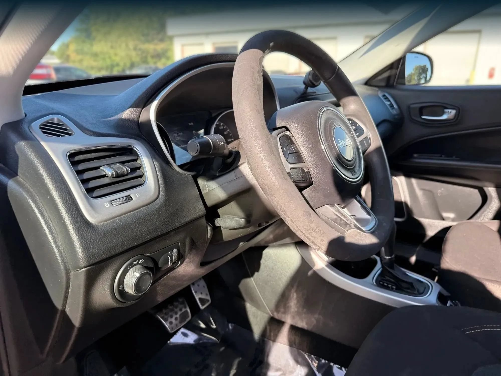 Used 2020 Jeep Compass Sport w/ Tech Group FWD image 17