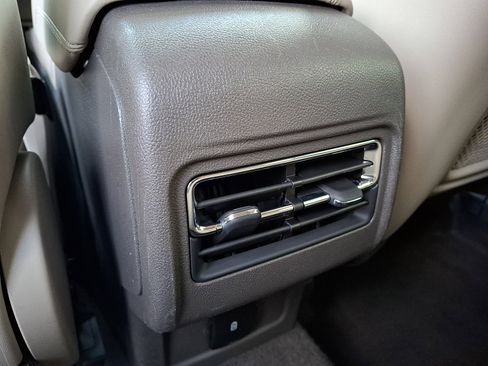 Certified 2024 Lincoln Corsair FWD image 11