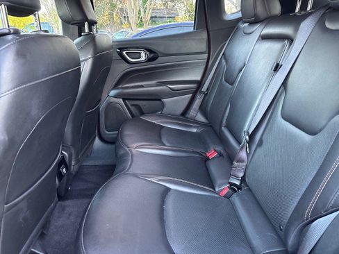 Used 2023 Jeep Compass Limited image 11