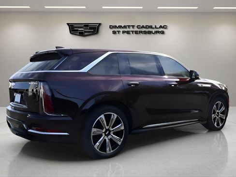 Certified 2025 Cadillac Escalade IQ Luxury 2 AWD/4WD image 5