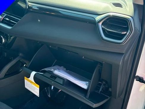 New 2026 Chevrolet TrailBlazer LT w/ Convenience Package FWD image 31
