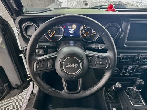 Used 2021 Jeep Wrangler Unlimited Sport AWD/4WD image 13
