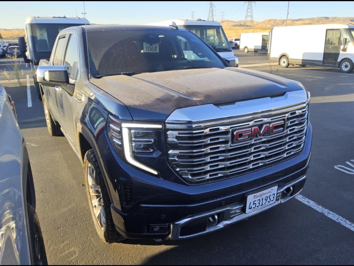 Used 2023 GMC Sierra 1500 Denali w/ Denali Reserve Package AWD/4WD image 14