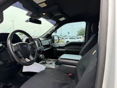 Used 2019 Ford F150 XLT w/ Equipment Group 302A Luxury AWD/4WD image 8