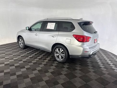 Used 2019 Nissan Pathfinder SV AWD/4WD image 7