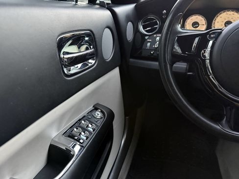 Used 2016 Rolls-Royce Wraith image 34