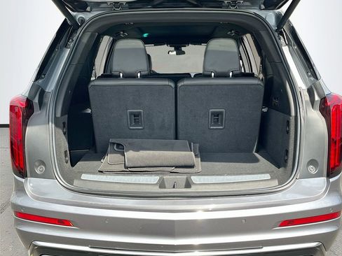 Used 2022 Cadillac XT6 Premium Luxury image 26