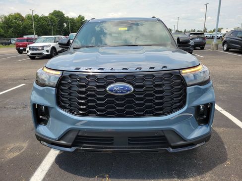 New 2026 Ford Explorer ST-Line w/ ST-Line Street Pack AWD/4WD image 2