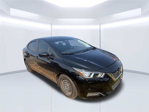 Used 2021 Nissan Versa S FWD image 2