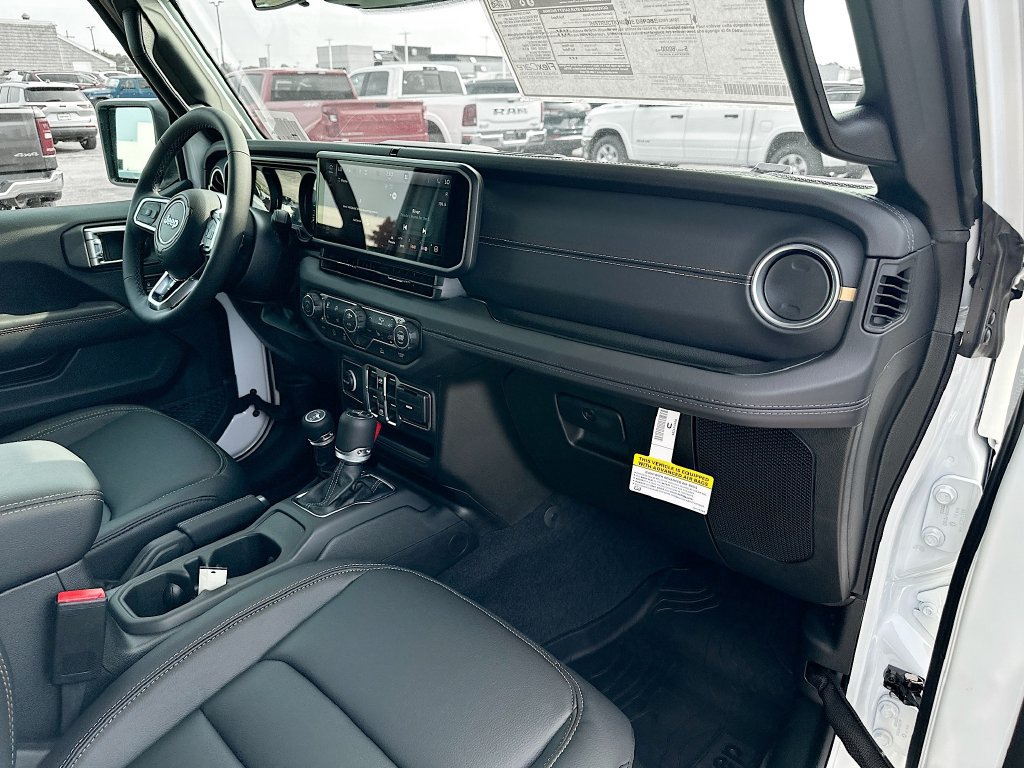 New 2026 Jeep Wrangler Unlimited Sahara AWD/4WD image 35