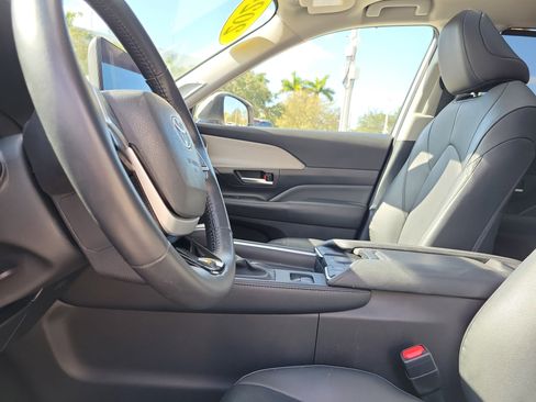 Used 2024 Toyota Grand Highlander Limited image 22