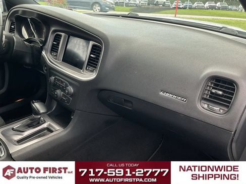 Used 2019 Dodge Charger SXT w/ Blacktop Package AWD/4WD image 18