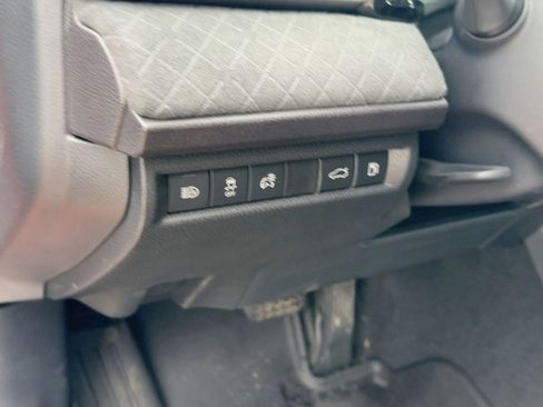 Used 2025 Toyota Camry XLE w/ Premium Package image 19