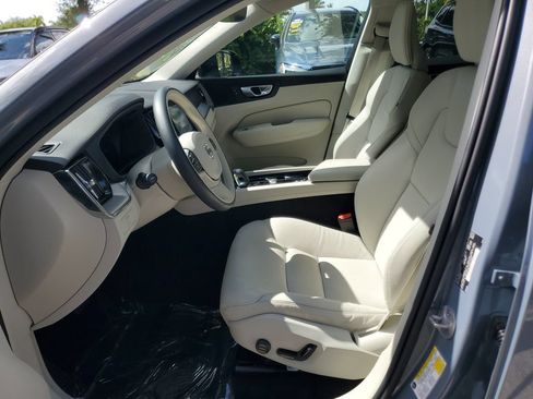Certified 2024 Volvo XC60 B5 Core w/ Protection Package Premier AWD/4WD image 16