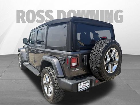 Used 2018 Jeep Wrangler Unlimited Sahara AWD/4WD image 6