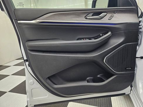 New 2025 Jeep Grand Cherokee L Overland w/ Advanced Protech Group III image 9