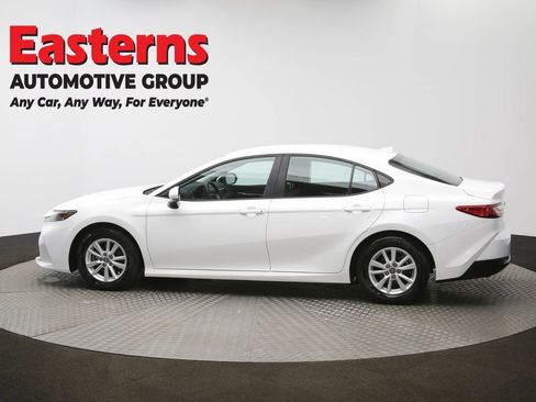 Used 2025 Toyota Camry LE image 60