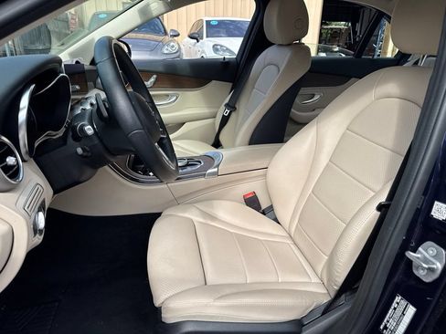 Used 2020 Mercedes-Benz C 300 Sedan image 7