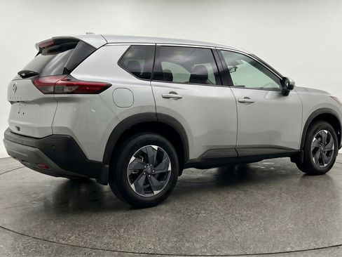 Used 2025 Nissan Rogue SV AWD/4WD image 9