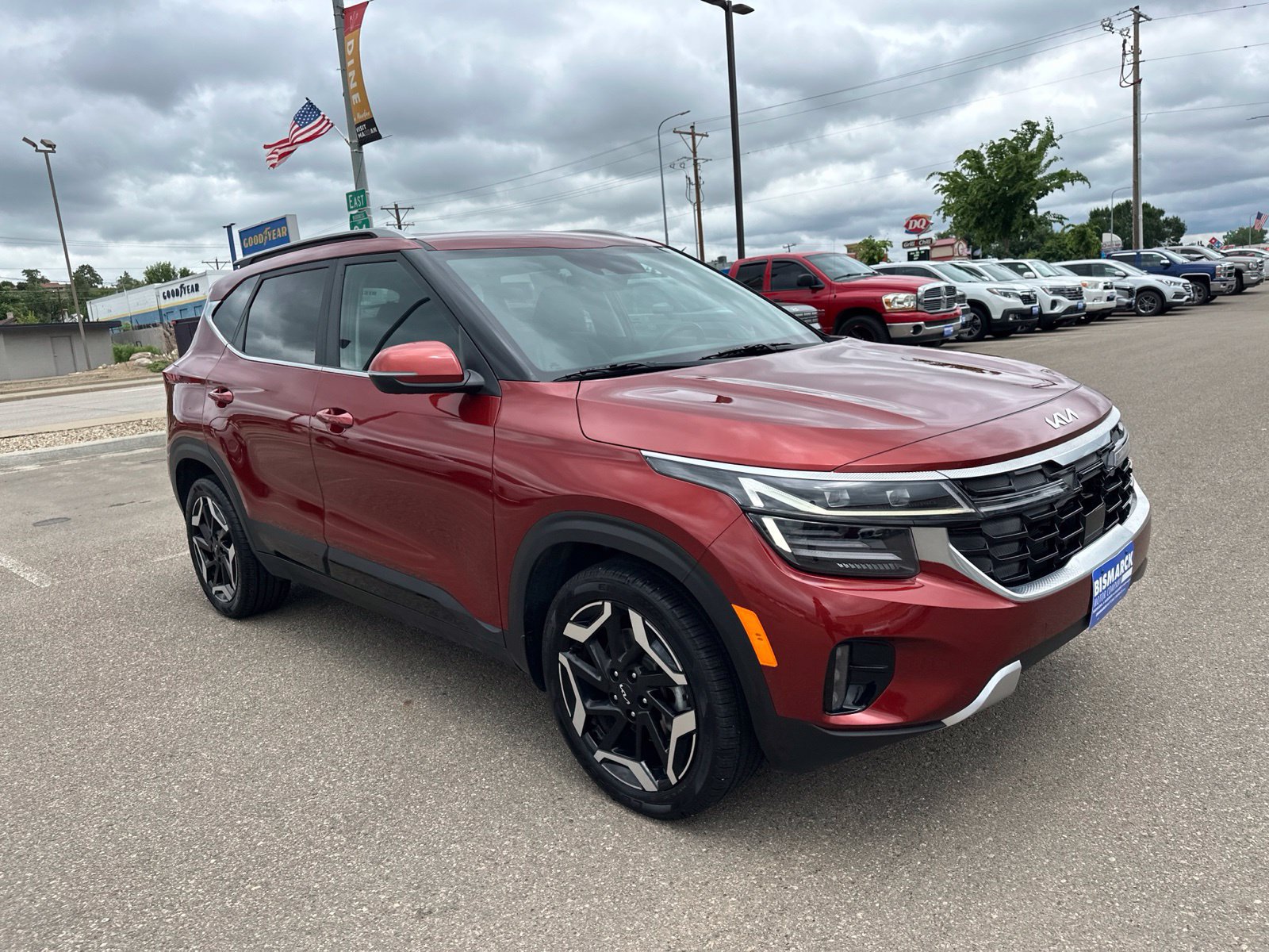 Used 2024 Kia Seltos SX AWD/4WD image 2