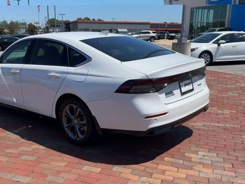 Used 2023 Honda Accord EX-L image 9