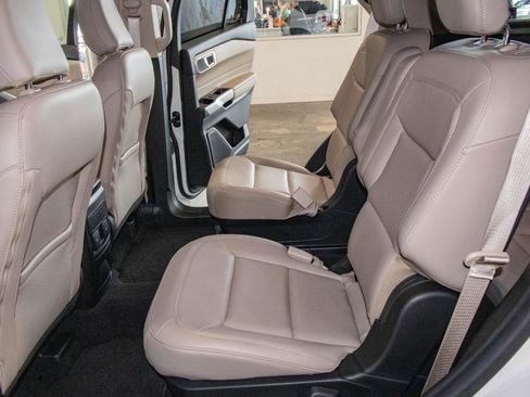 Used 2023 Ford Explorer XLT w/ Equipment Group 202A RWD image 14