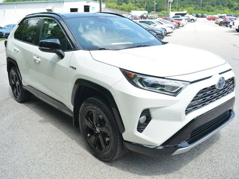 Used 2021 Toyota RAV4 XSE AWD/4WD image 4
