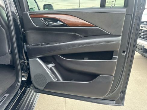 Used 2020 Cadillac Escalade ESV Premium Luxury image 20