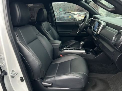 Used 2023 Toyota Tacoma Limited image 12