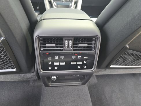 New 2025 Porsche Cayenne E-Hybrid image 21
