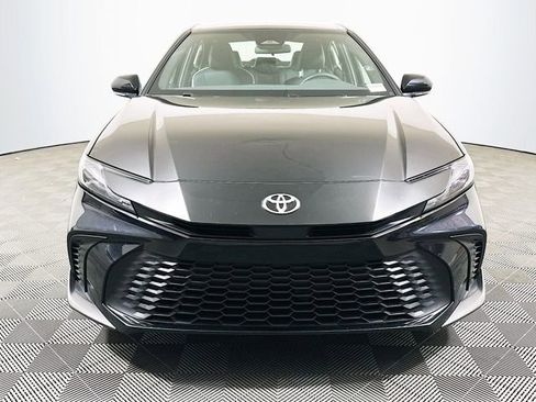 Certified 2025 Toyota Camry SE image 3