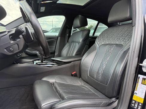 Used 2018 BMW M550i xDrive AWD/4WD image 13