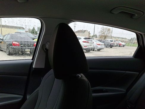 Used 2023 Hyundai Elantra SEL image 13