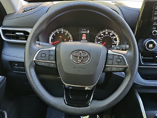 Used 2021 Toyota Highlander L AWD/4WD image 10