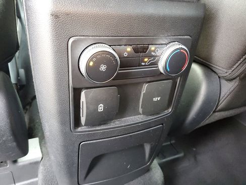 Used 2022 Ford Explorer XLT image 11